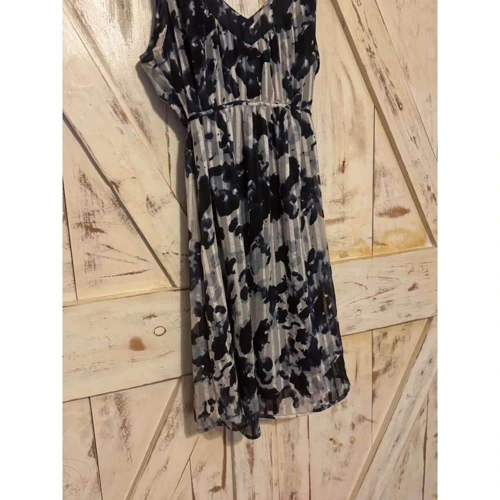 Motherhood Maternity pre owned